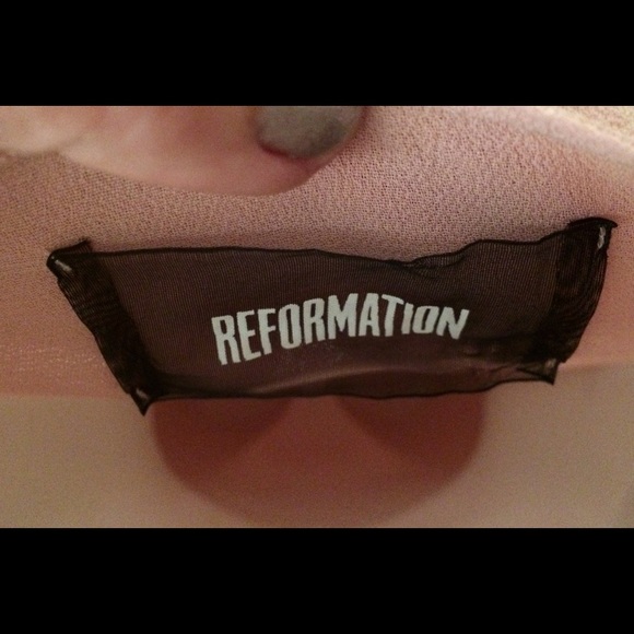 Reformation Sexy Chic Soft Pink Wrap-Dress - Picture 4 of 8